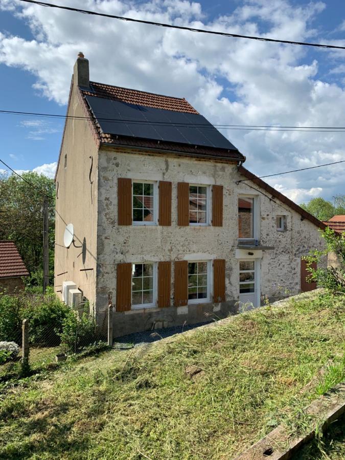 Busset Liages Situe Dans Le Bourbonnais 1 Chambres Lit Double Et Un Clic Clac Exterior photo